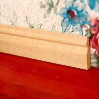 Plinta frezata din lemn pentru case de papusi